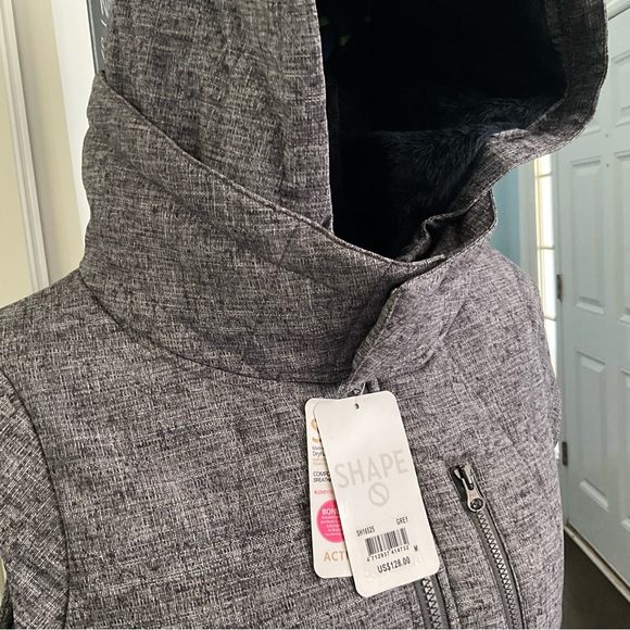 NWT Athleisure Hooded Puffer Jacket Vest Workout Running - Picture 9 of 13
